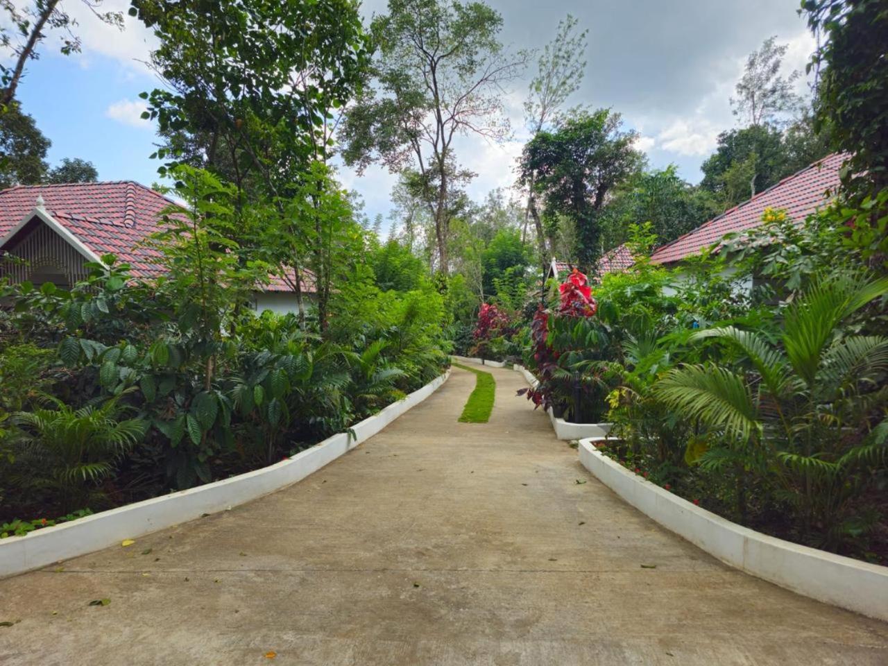 Coorg Orange Blossom Resort And Spa Suntikoppa Buitenkant foto